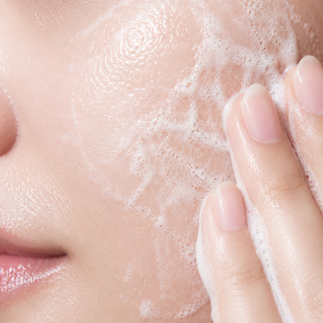 Whitening Face Wash for Brightening and Dark Spot Control